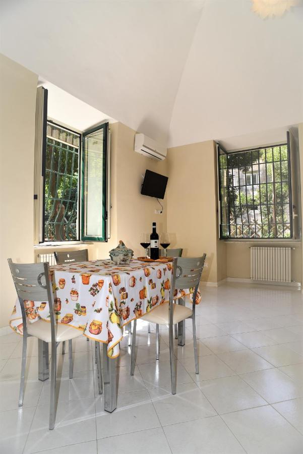 Casa Vacanza "Nonna Matilde" A Meta Di Sorrento, 600Mt Dal Mare, Casa Per 4 Zewnętrze zdjęcie